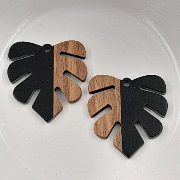 Wood & Resin Monstera Leaf Shape Black