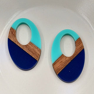 Wood & Resin Oval Shape With Large Hole Aqua & Dark Blue