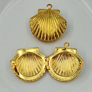 Locket - Gold Shell Shape
