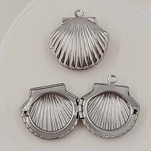 Pendant - Shell Shaped Locket Silver 23mm