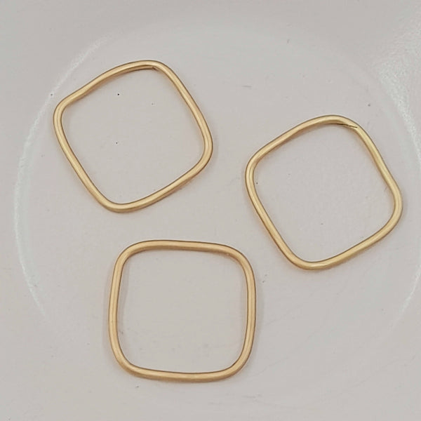 Findings - Metal Organic Square Shaped Closed Ring Semi Matte Gold