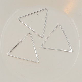 Findings - Metal Triangle Shaped Closed Ring Silver 27mm