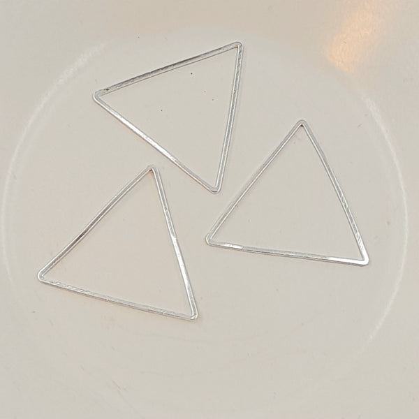 Findings - Metal Triangle Shaped Closed Ring Silver 27mm