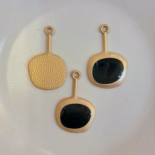Charm-Matte Gold & Black Flat Shape On Stem