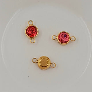 2-Hole Connector - Gold Set With Large Faceted Glass Hot Pink