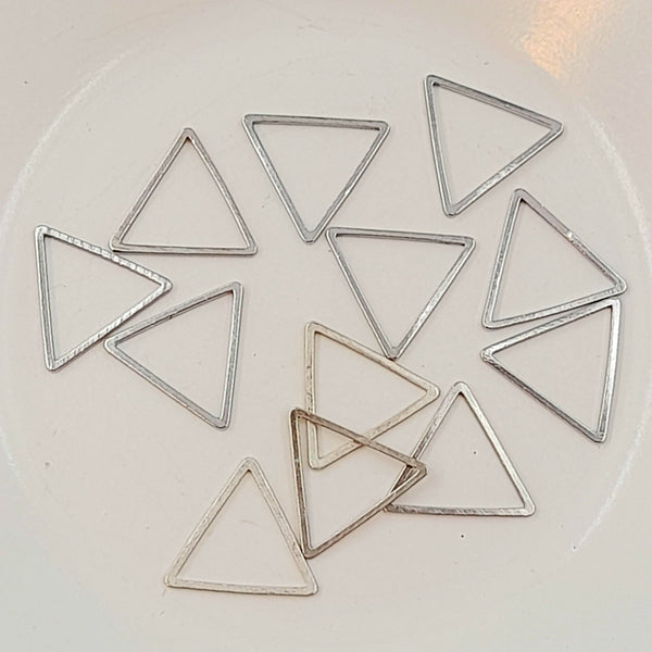 Findings - Metal Triangle Shaped Closed Ring Silver 15mm