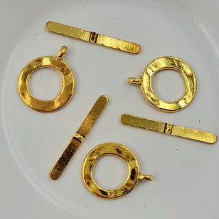 Findings - Organic Circle Toggle Clasp Gold