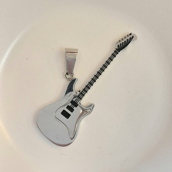 Pendant-Silver Guitar