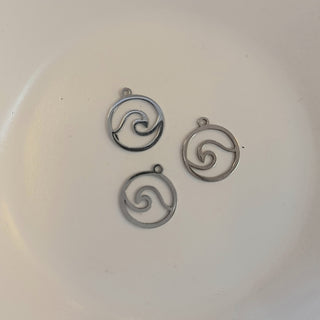 Charm-Silver Circle With Wave