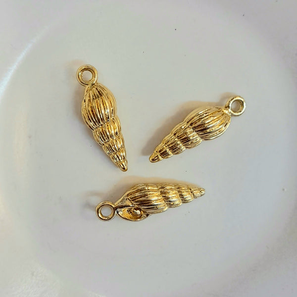 Charm-Gold Long Conch Shell